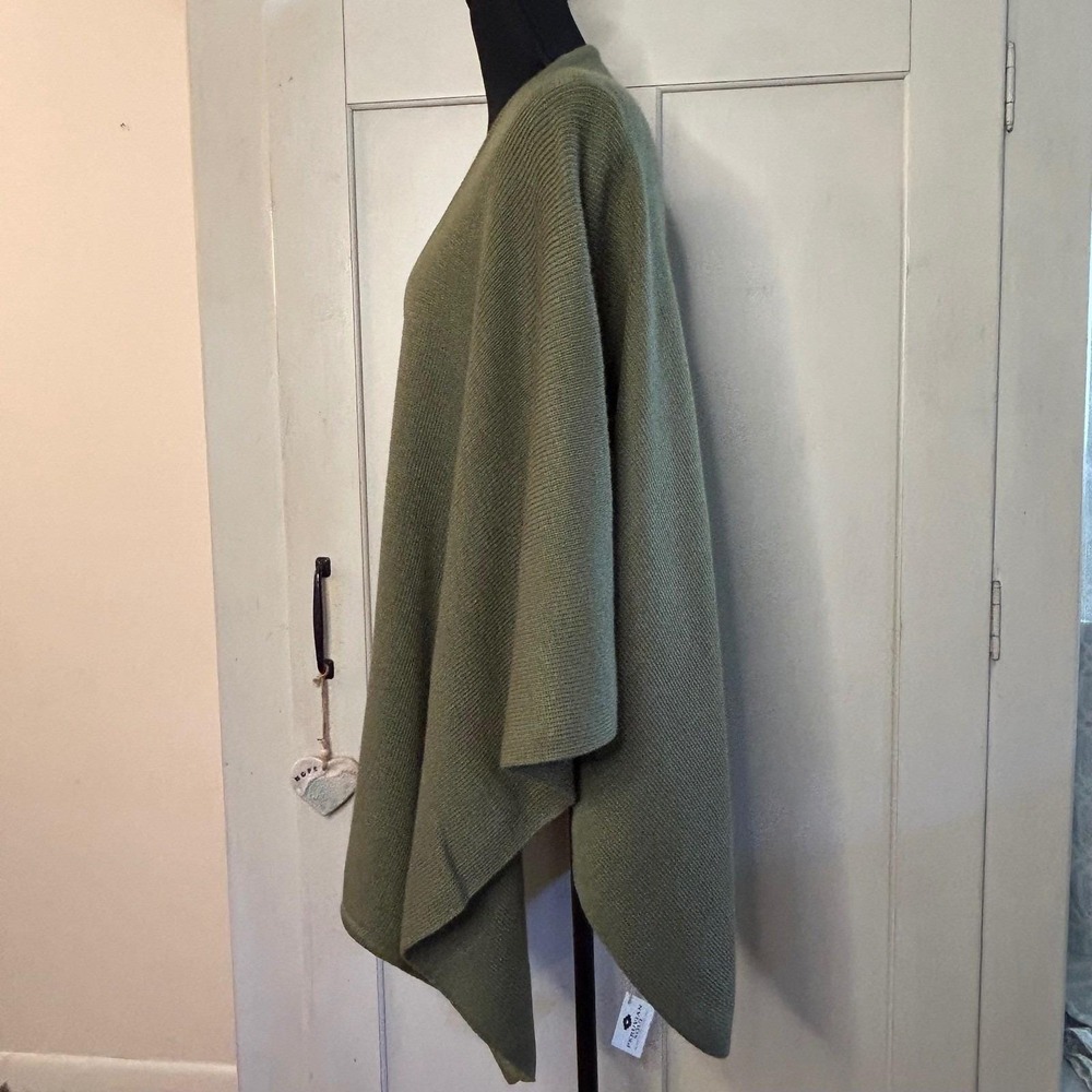 Peruvian Soul Alpaca Navy Knit Shawl Wrap Poncho Cape Ruana w/ Horn Toggle Pin - Picture 12 of 16